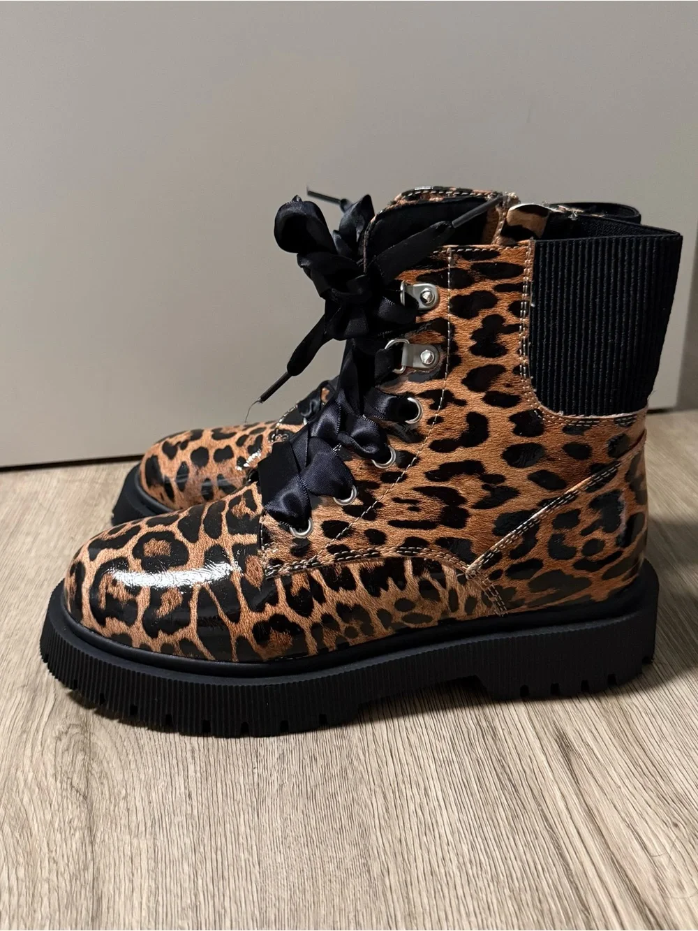 Dolce Vita stylish black